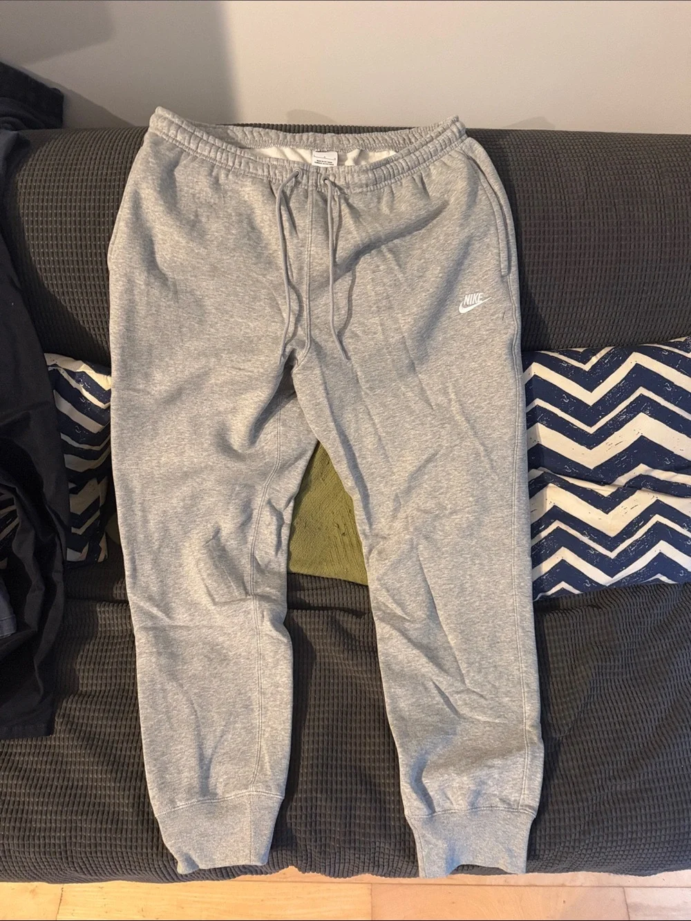 Nike Men’s Gray Heather Jogger Pants